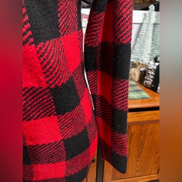 LOFT Women’s Red & Black Buffalo Plaid Sweater NWT - Picture 3 of 6